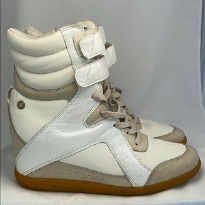Beautiful Classic Reebook High Top hidden wedge